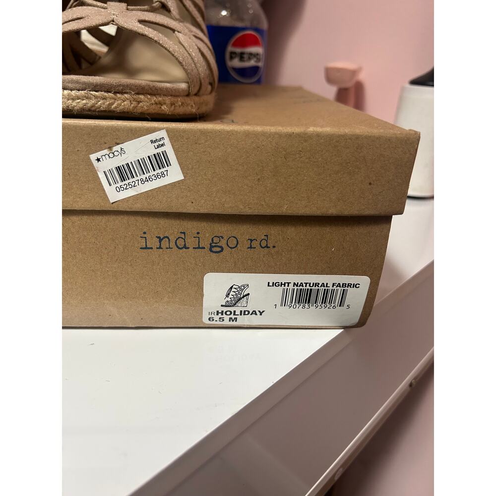 Indigo Rd. Wedges *Size 6.5* - Picture 6 of 6
